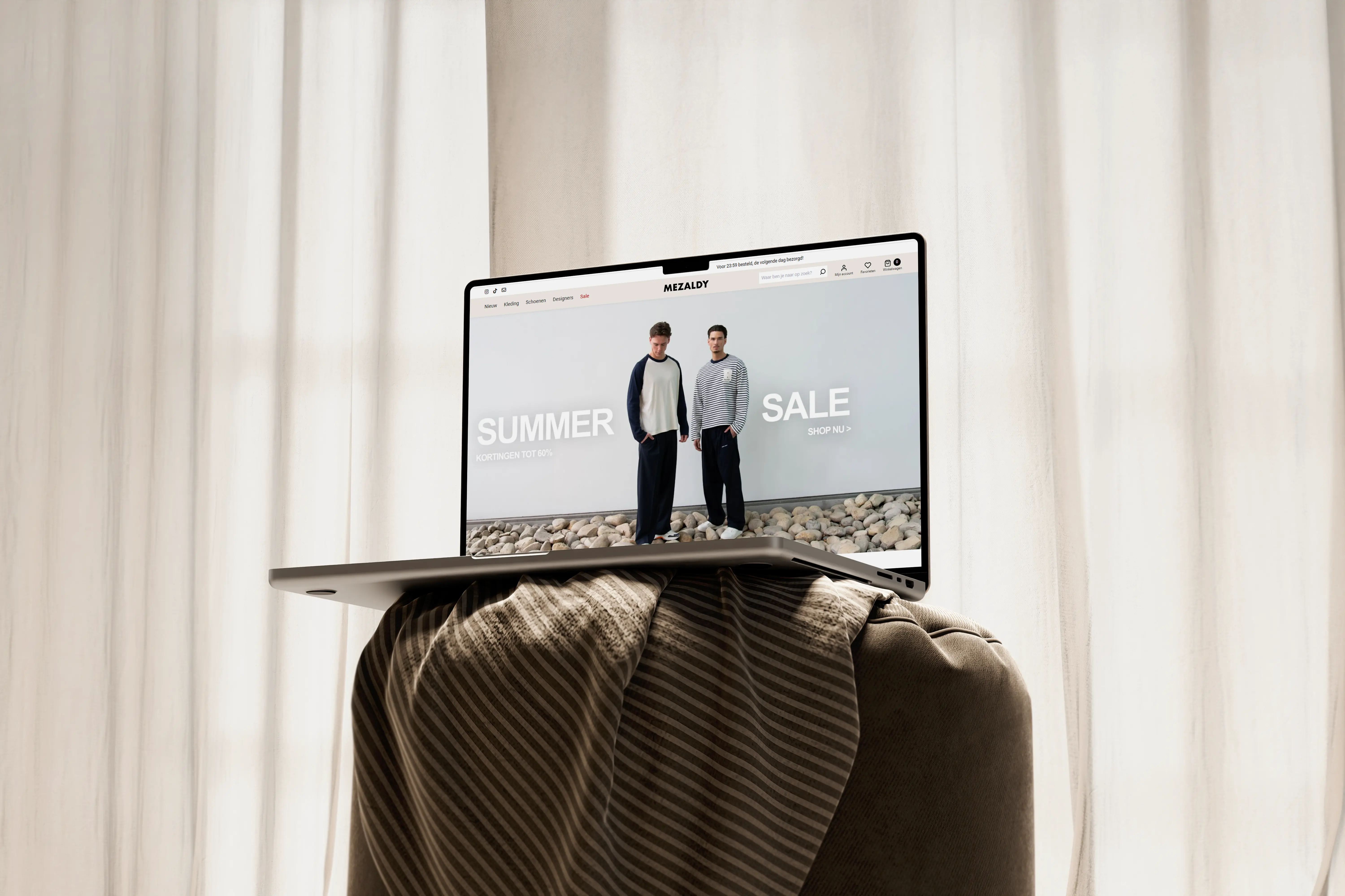 Mezaldy-webshop op een laptop als onderdeel van de groei met XPRT 365